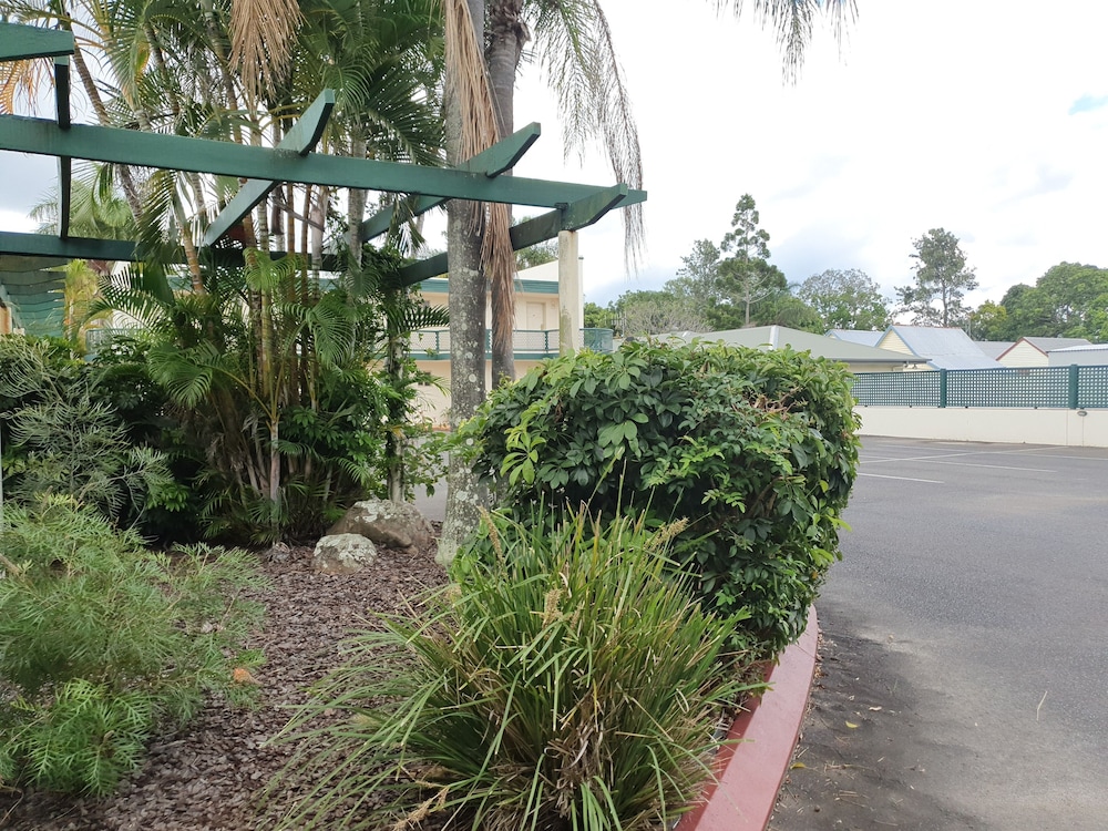 Mcnevin S Maryborough Motel 64/69
