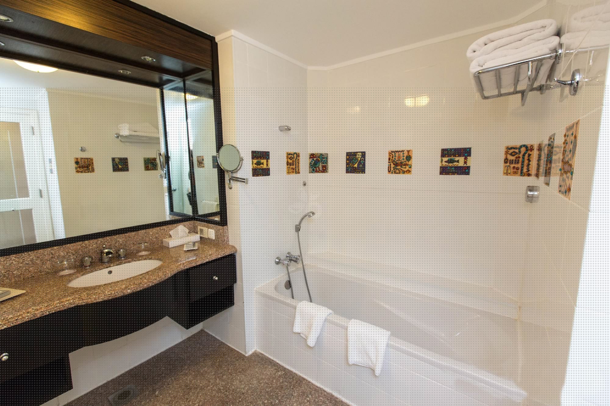 2 BEDROOMS, PRESIDENTIAL, SUITE, SEA VIEW