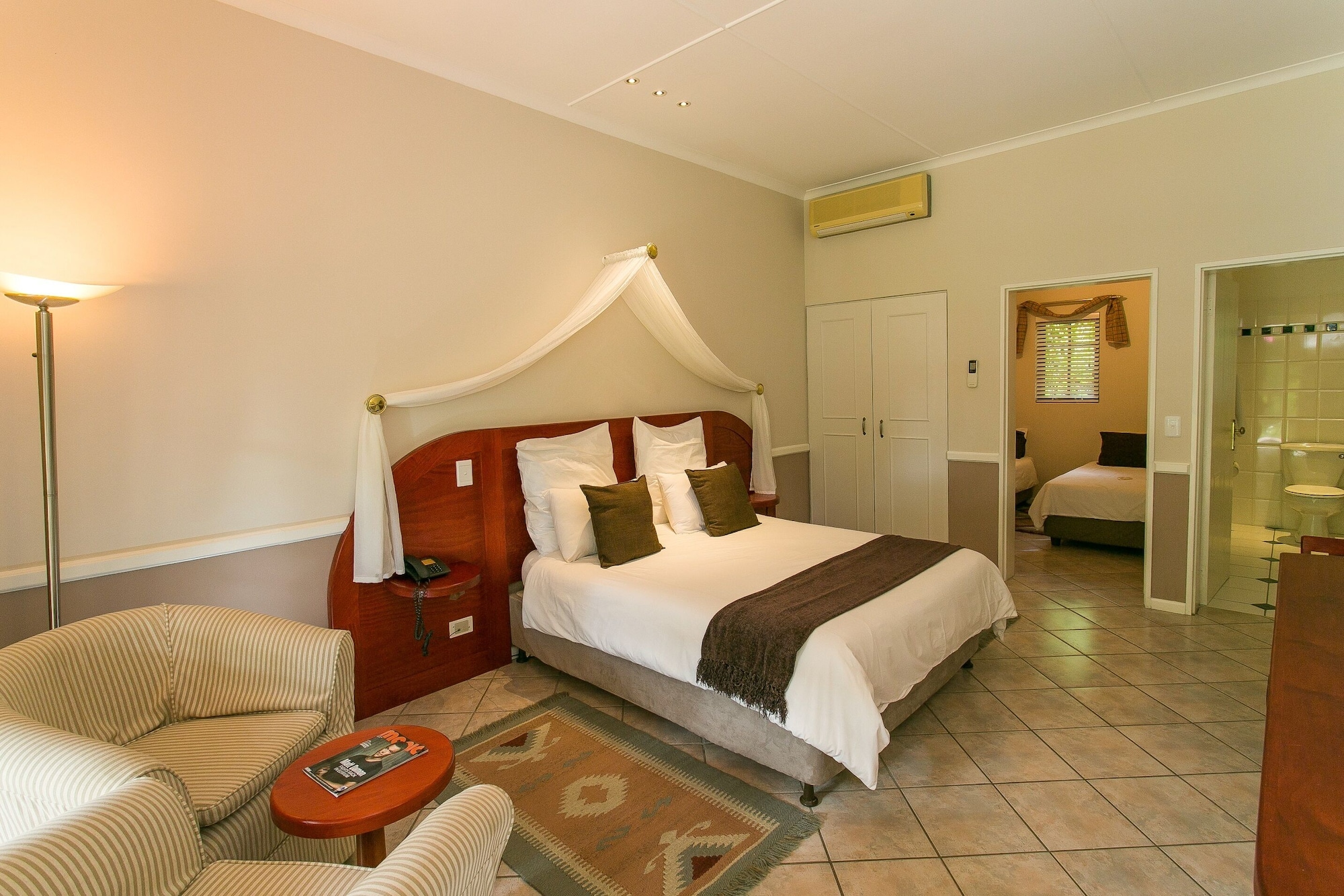 FAMILY SUITE, STANDARD