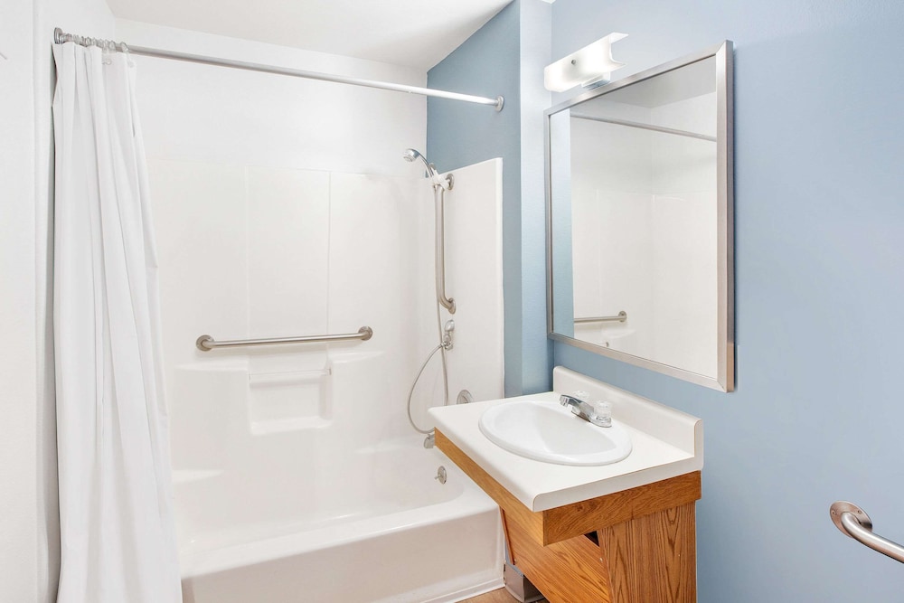 WoodSpring Suites Brownsville TX 32/34