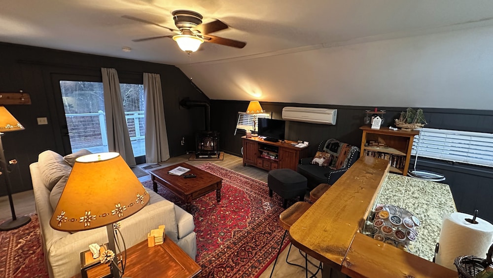 Phineas Swann Bed Breakfast 46/80