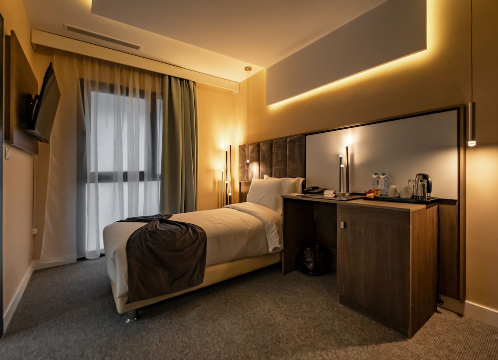 AD Hotel Pont d Hydra 16/35