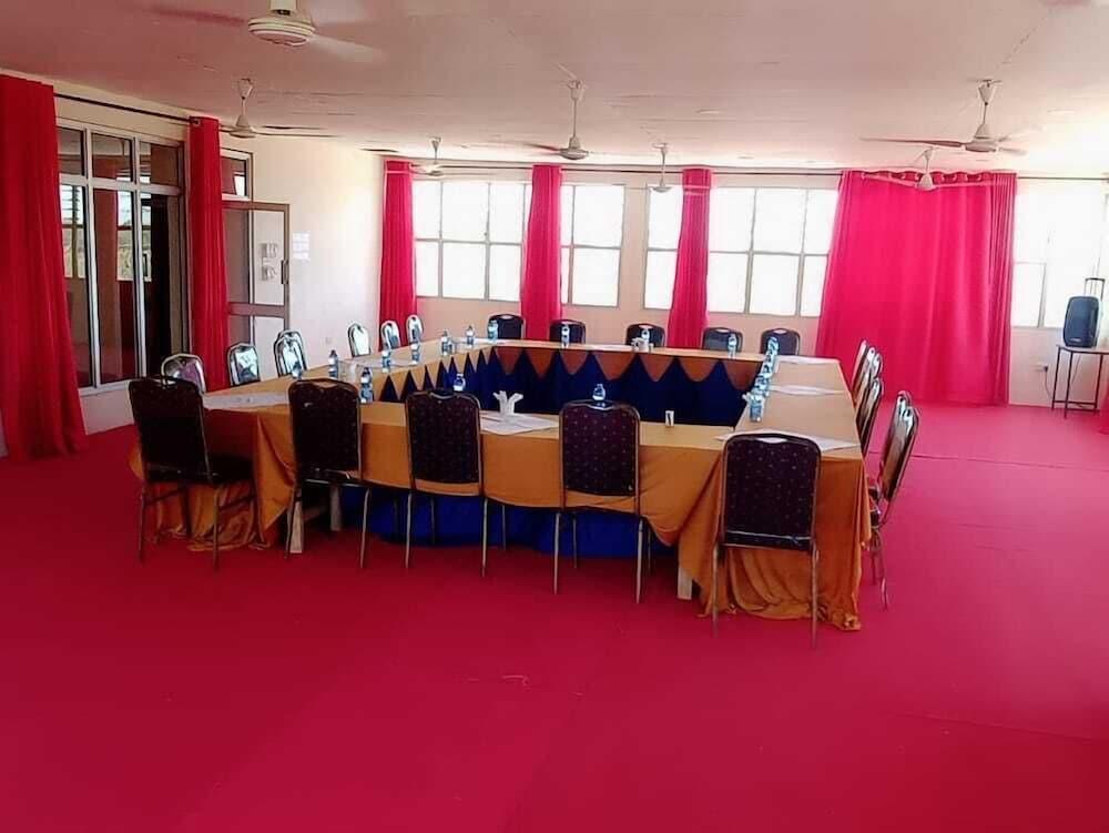 Kinondoni Diamond Hotel 15/20