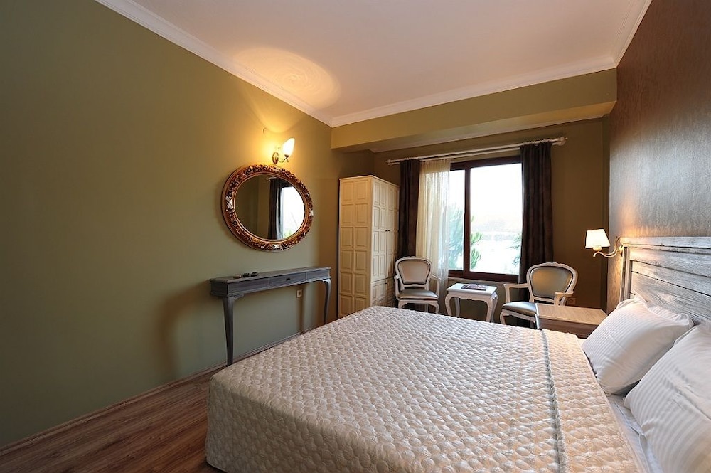 Karianda Hotel 9/50