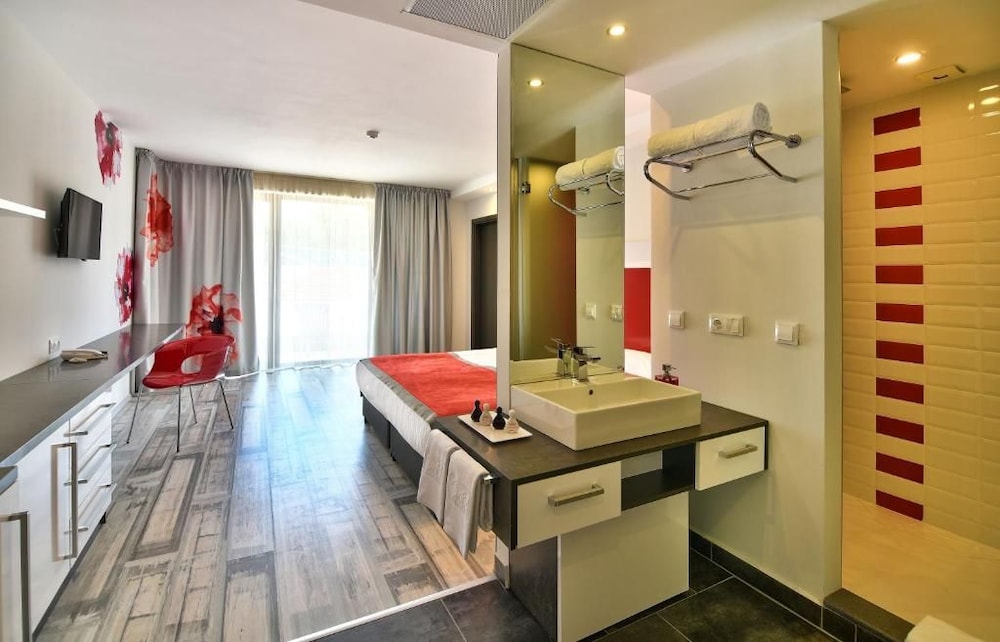 Grifid Hotel Foresta 40/40