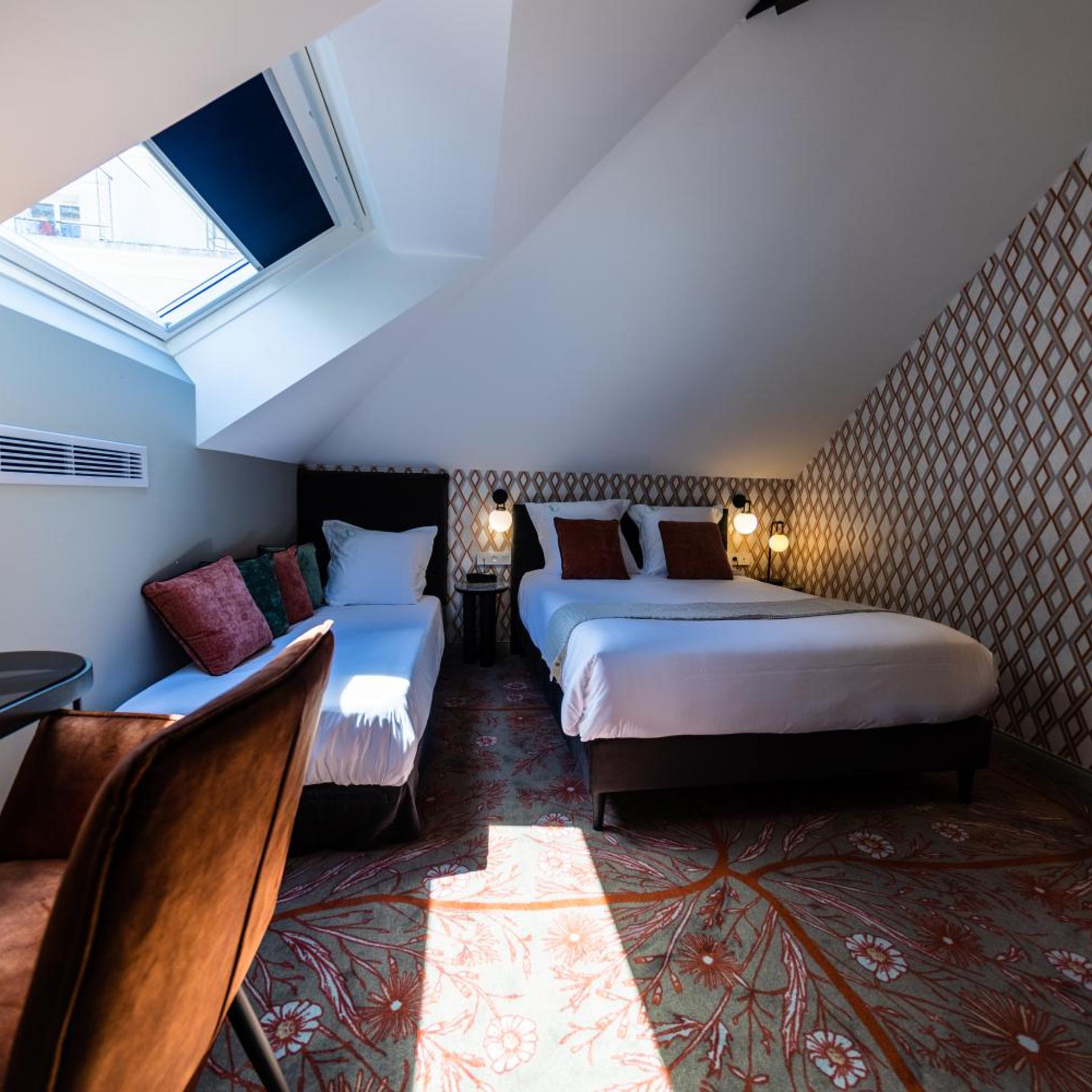 ROOM, TRIPLE