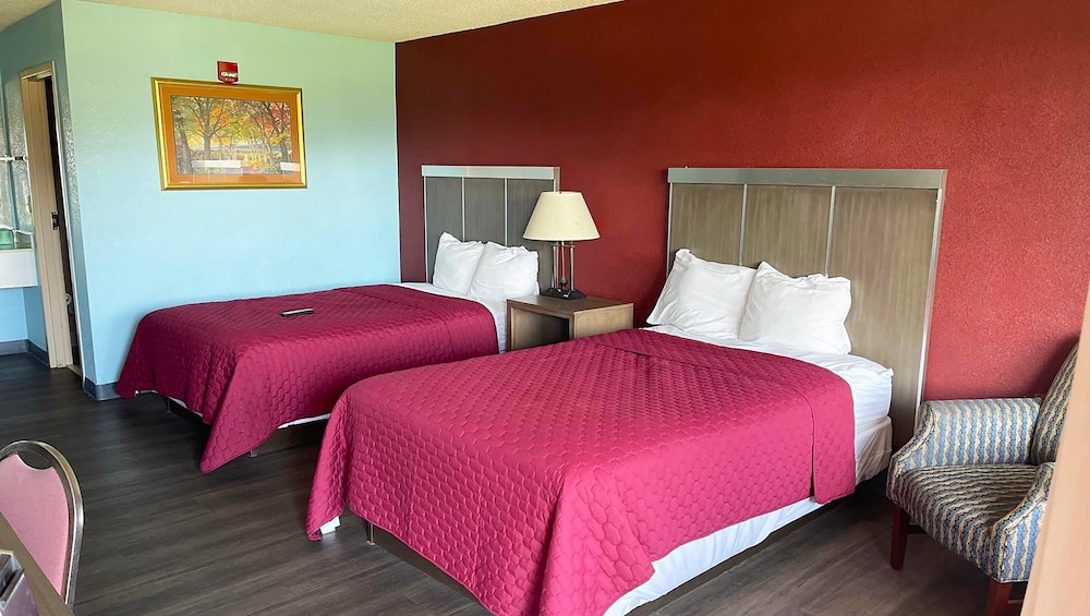 Mayfair Inn Williamston Hwy 64 17/50