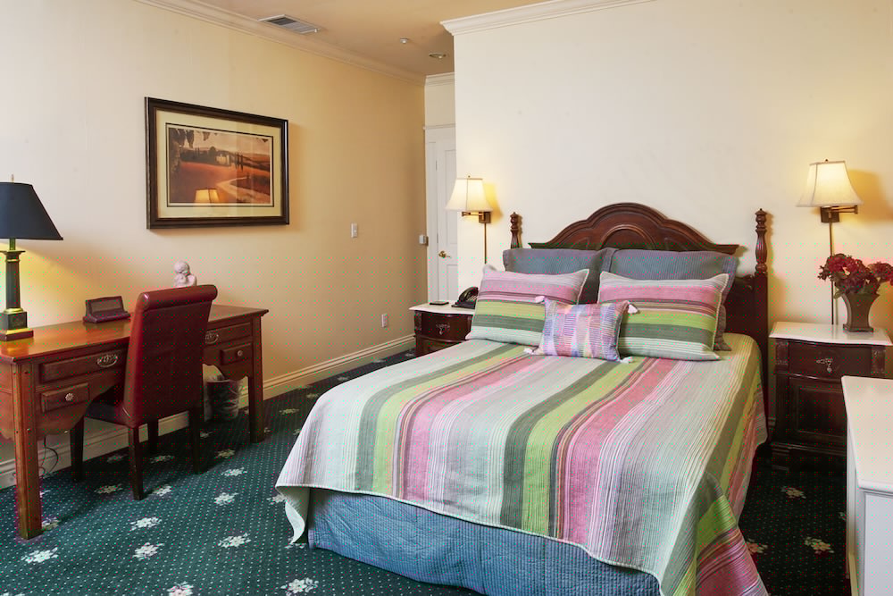 Hotel Mac 8/70