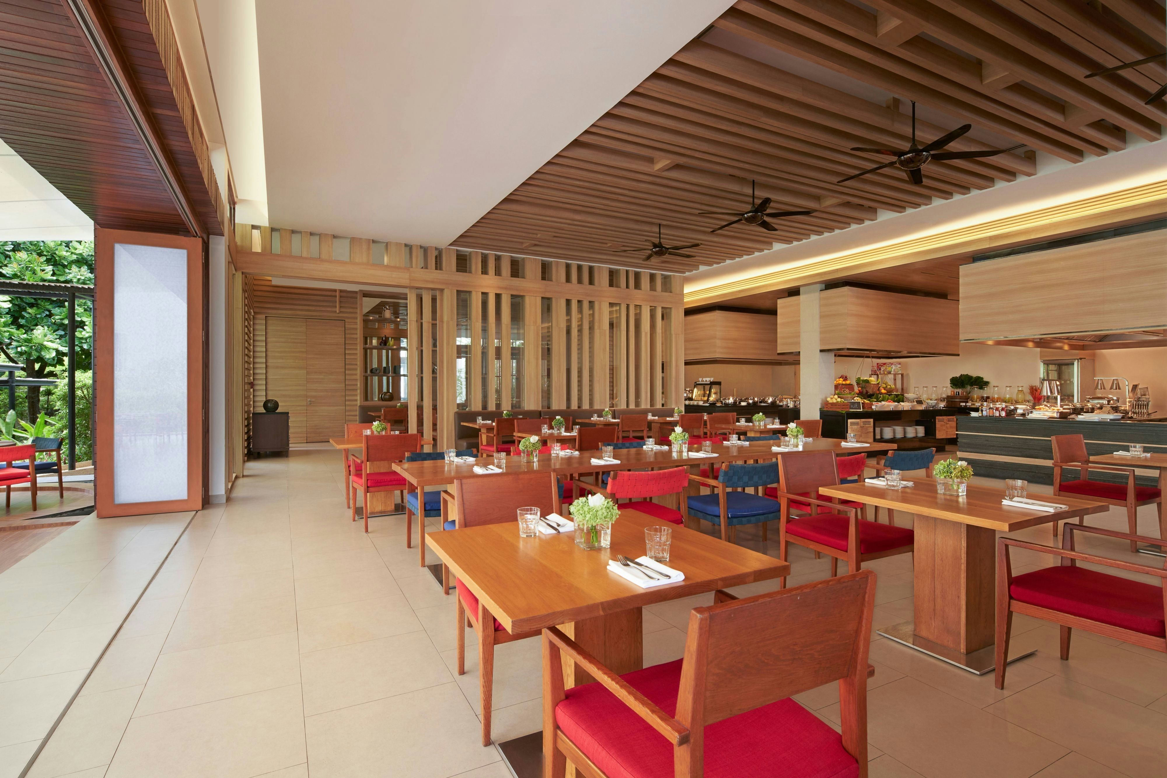 Le Meridien Phuket Mai Khao Beach Resort 51/60