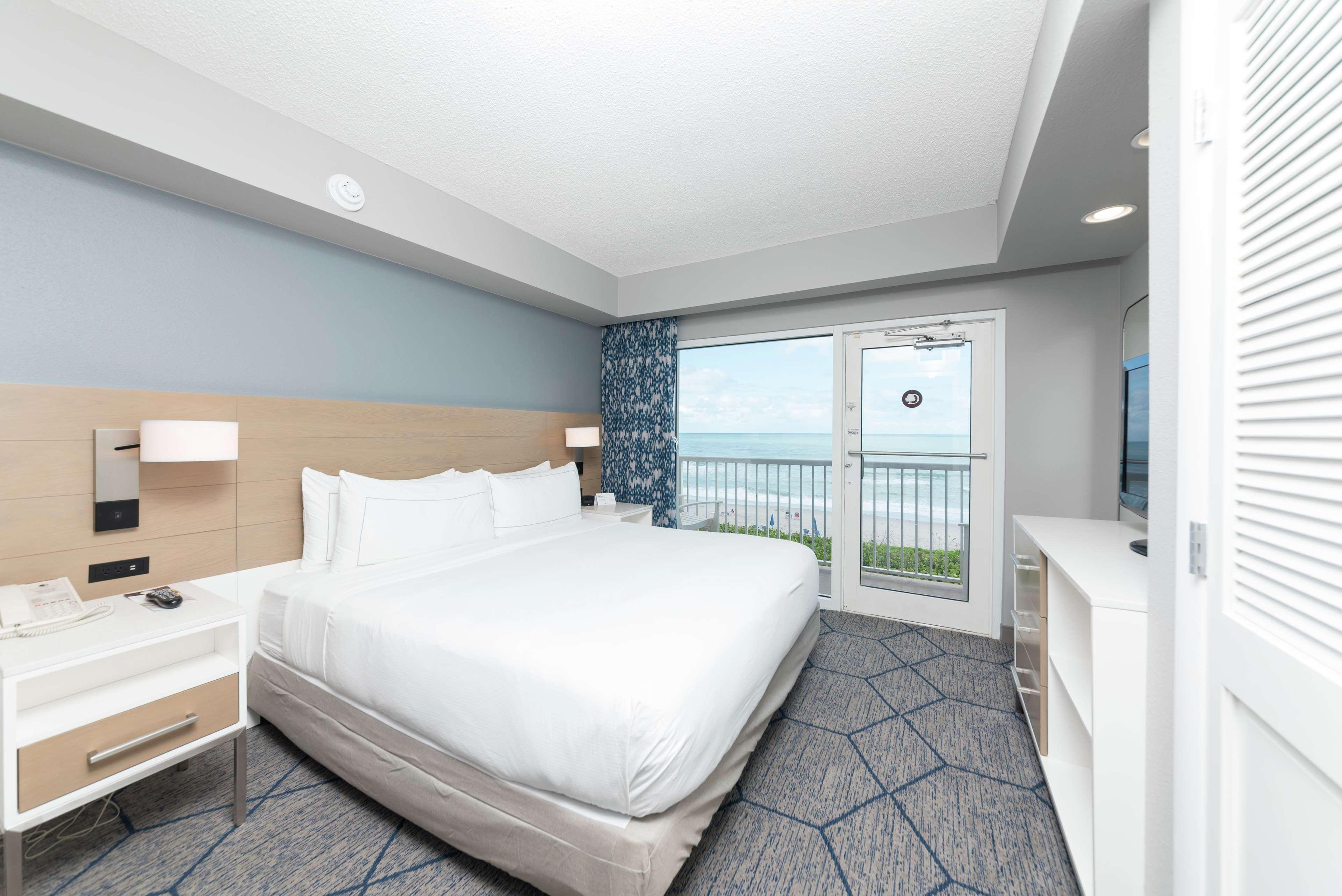 ROOM, QUEEN BED, PATIO, ACCESSIBLE