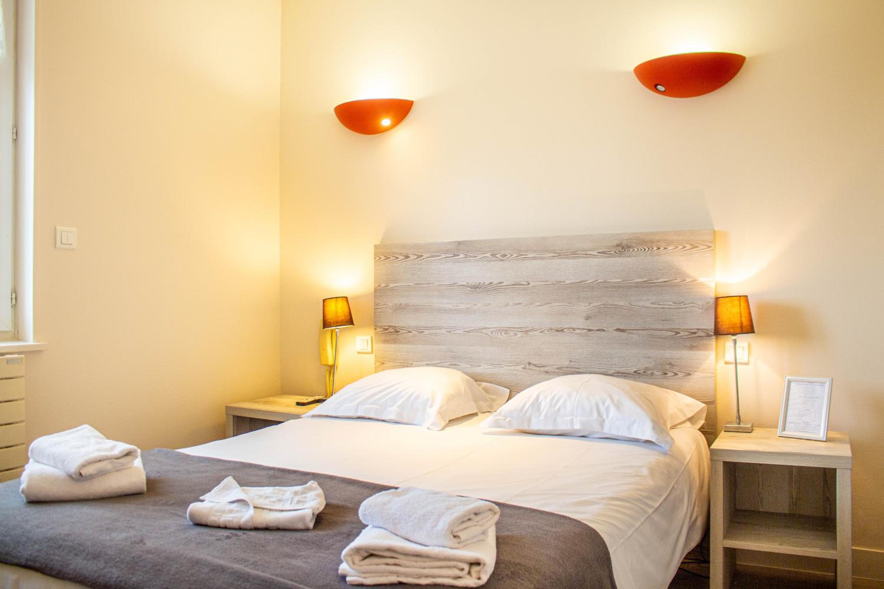 Classic, Double Bed, Bay View، Hotel Du Port Et Des Bains 3/9