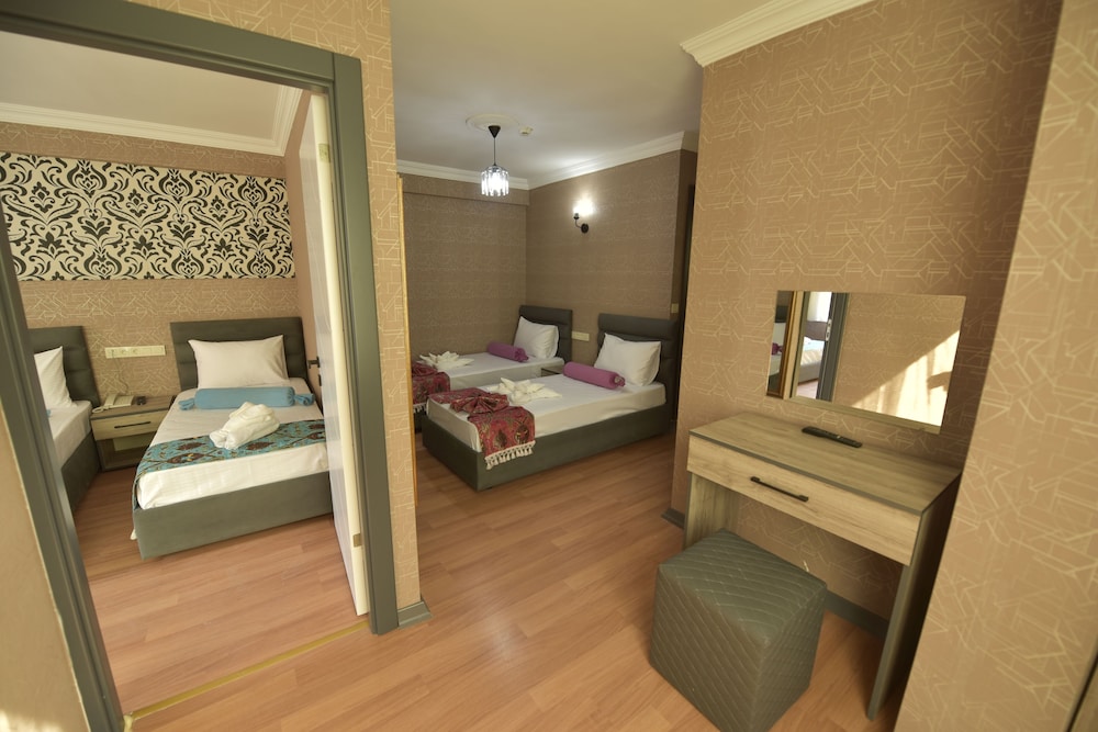 THE LUXX BOUTIQUE HOTEL 15/53