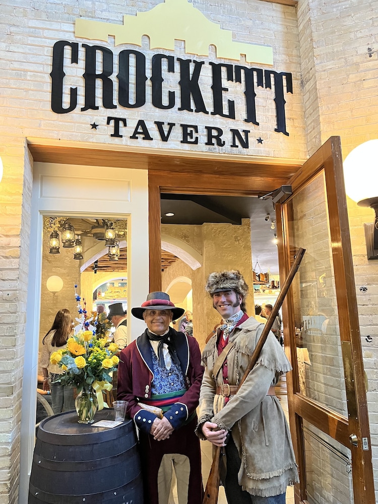 CROCKETT HOTEL 71/77