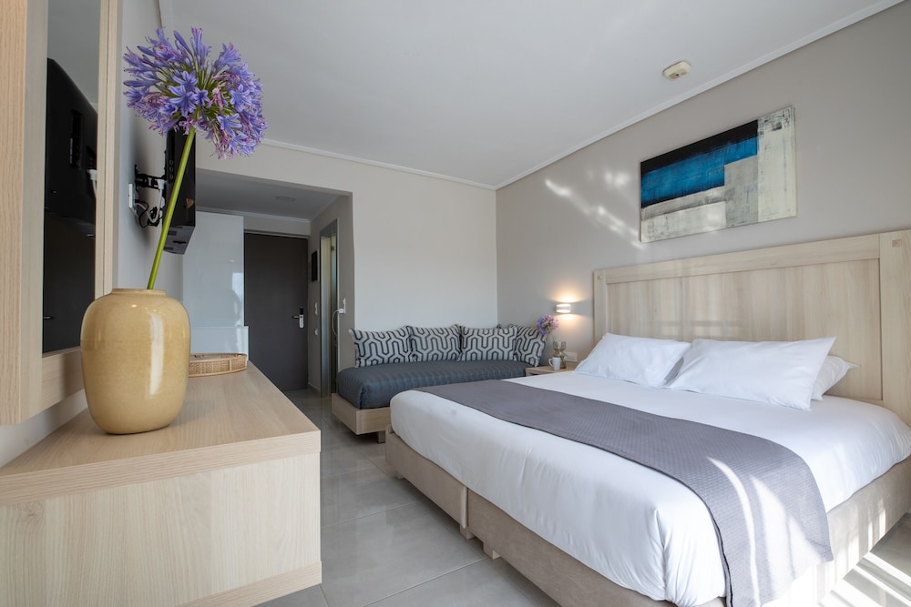 Marelen Hotel 25/76