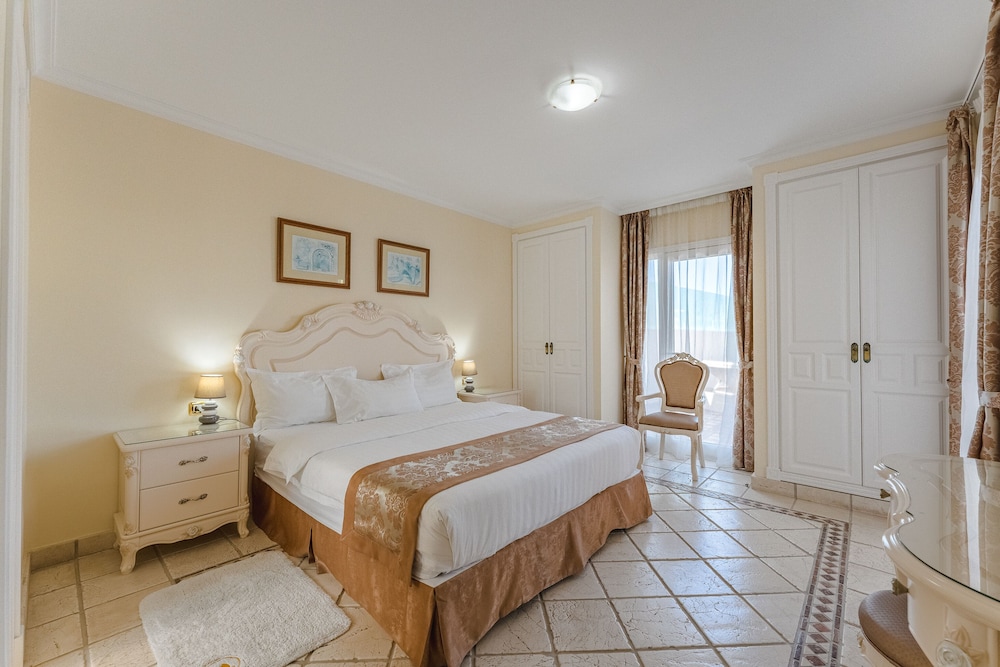 Flamingo Suites 13/50