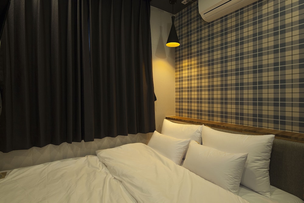 Hotel Gray 13/35