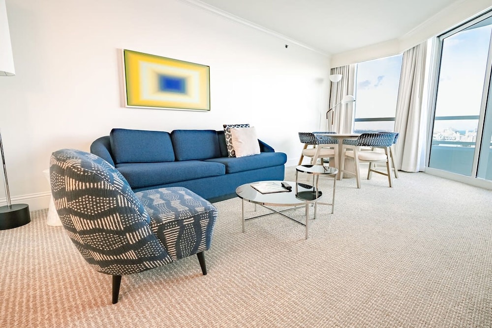 Fontainebleau Miami Beach Private Luxury Suites 32/50