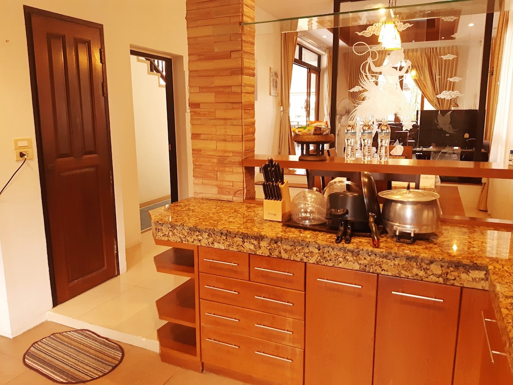 Punnapha Pool Villa Pattaya 36/49