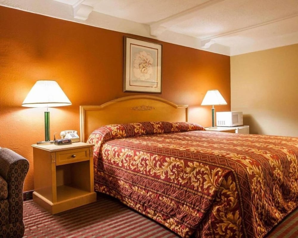 Relax Inn Saint Charles 13/21