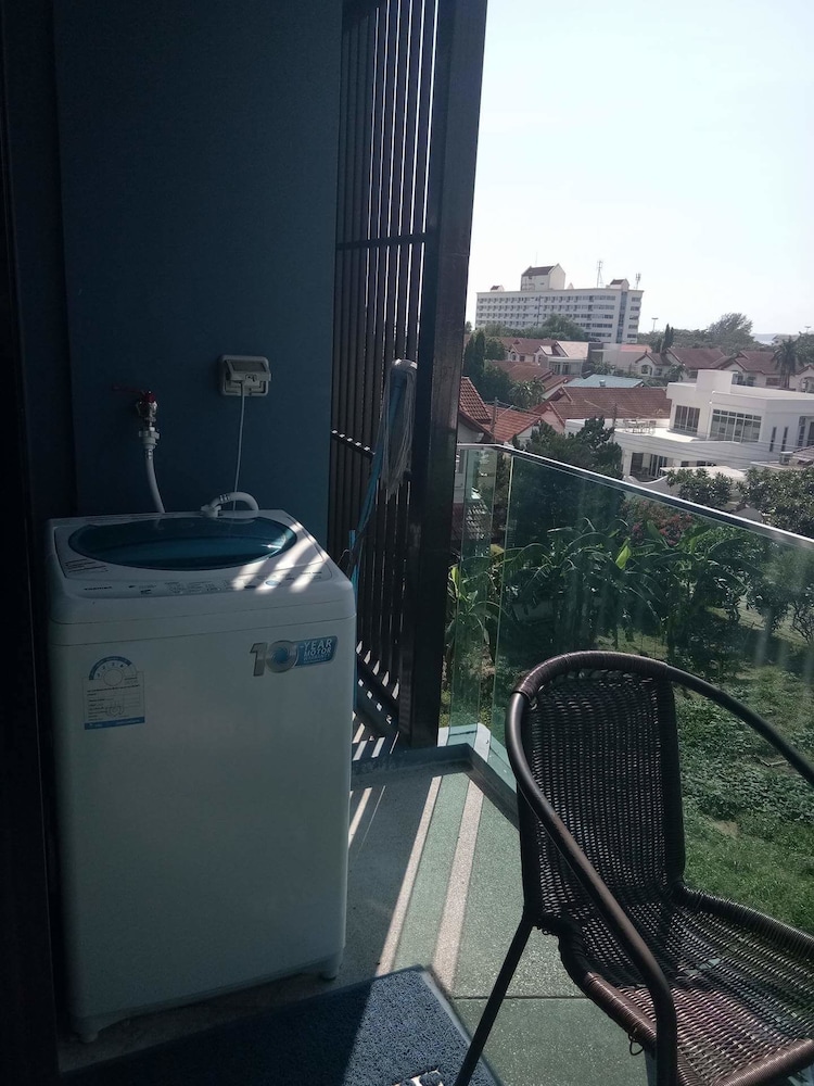 Acqua Condominium 22/50