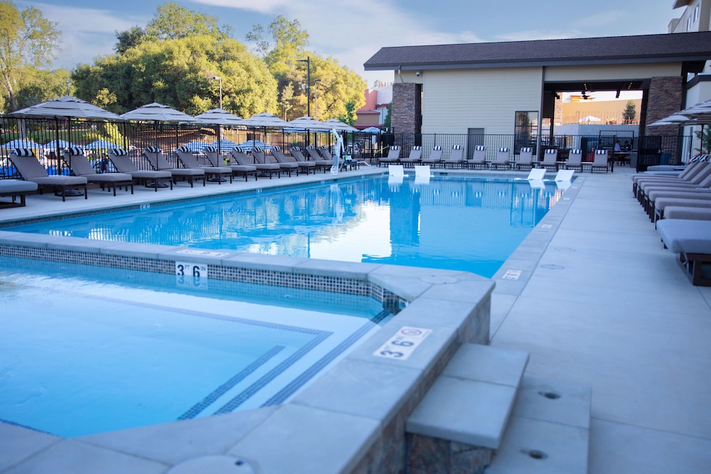 swimming pool spa