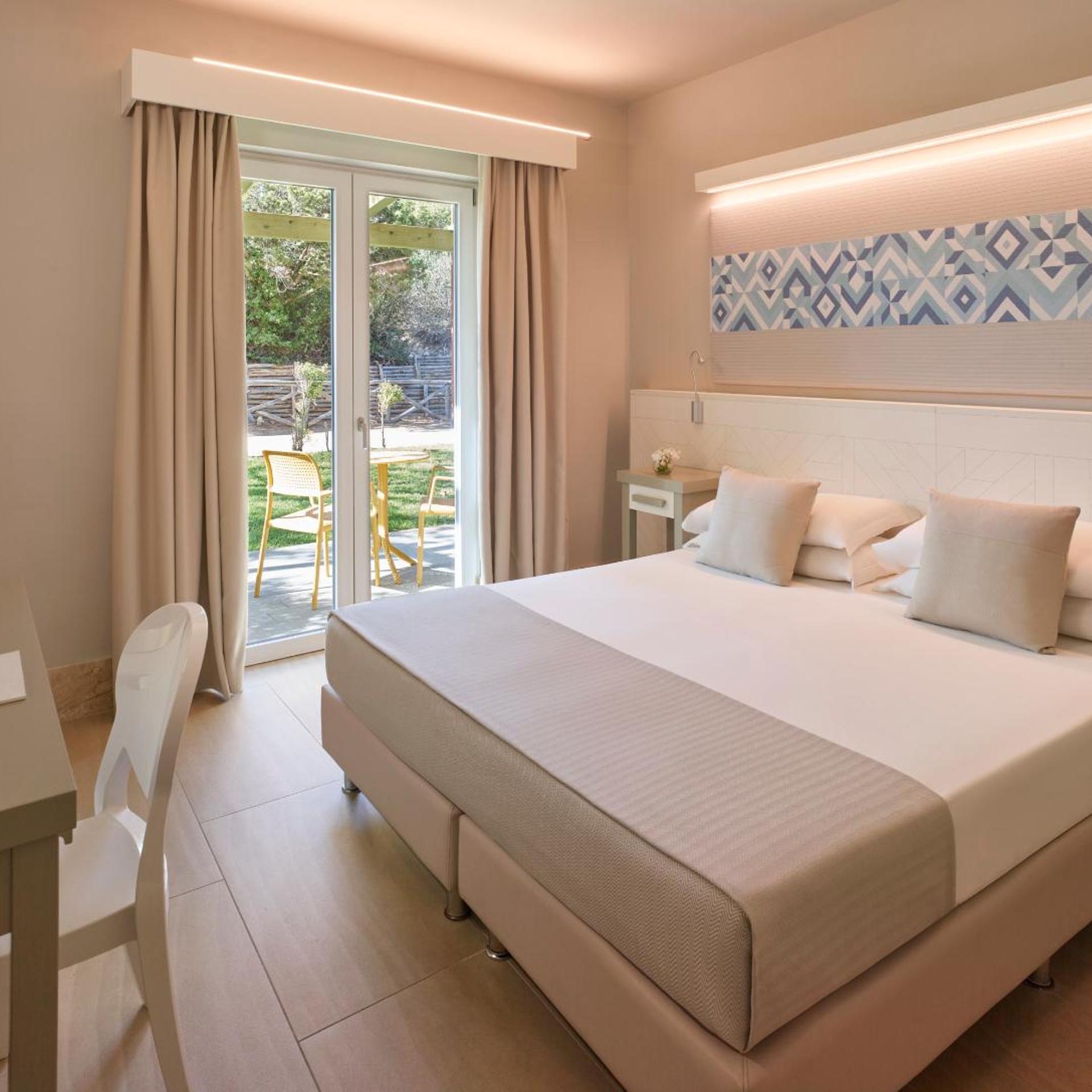Room, Double or Twin Bed, Private Garden
