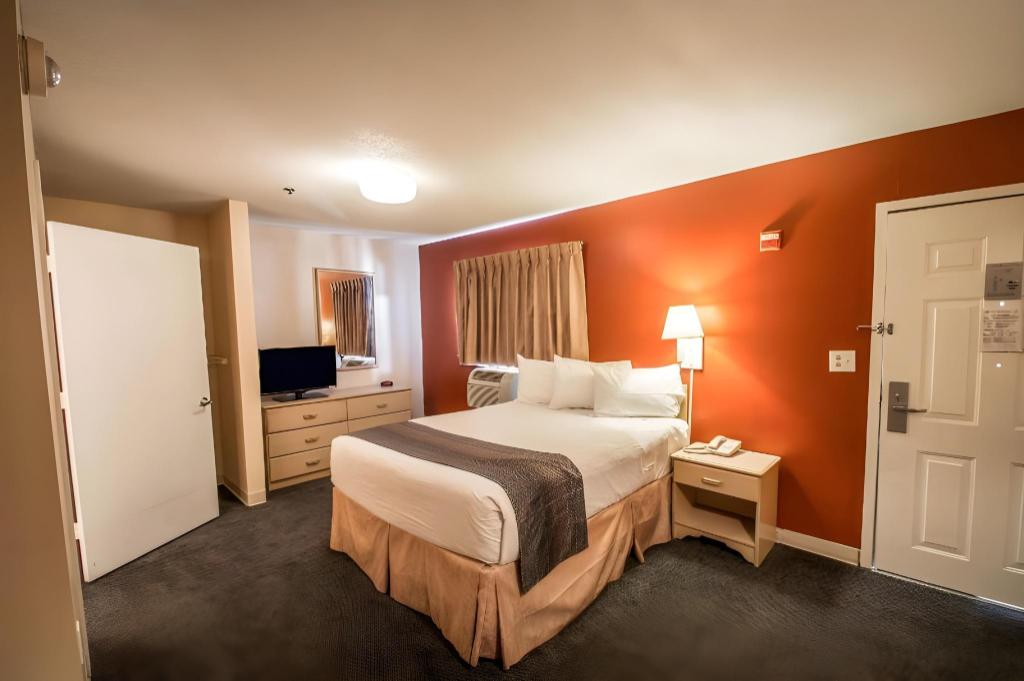 Efficiency, Double Bed، Suburban Studios Stuart near Federal Hwy 1 9/10