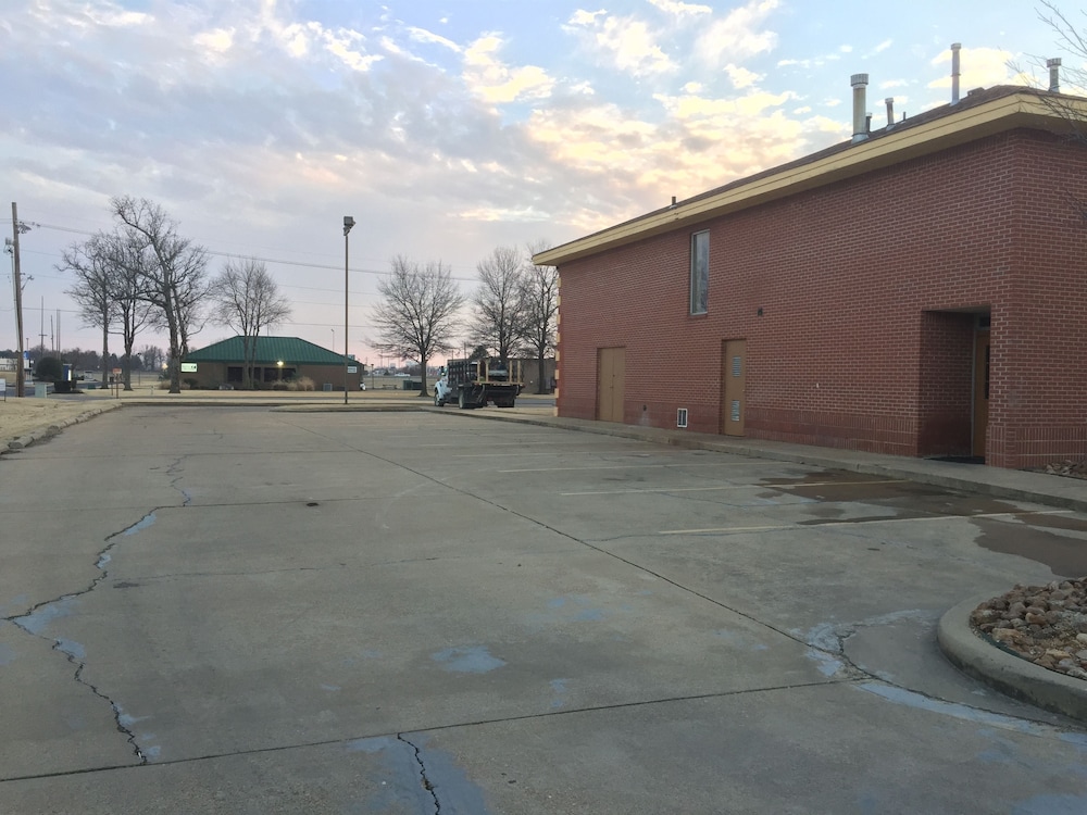Fairview Inn Suites 34/40