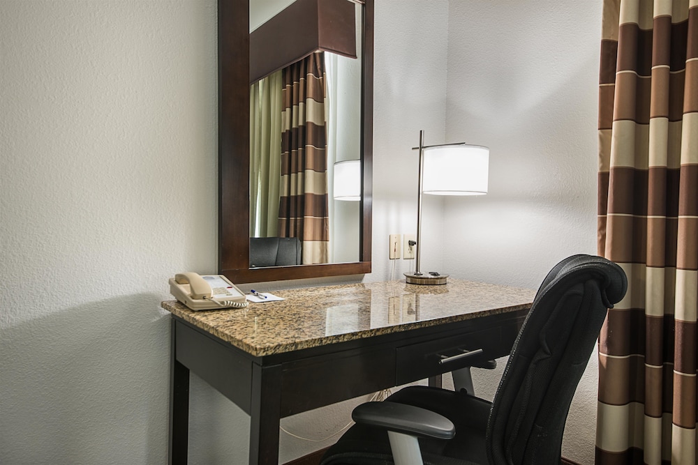 Best Western Plus Deridder Inn Suites 36/41