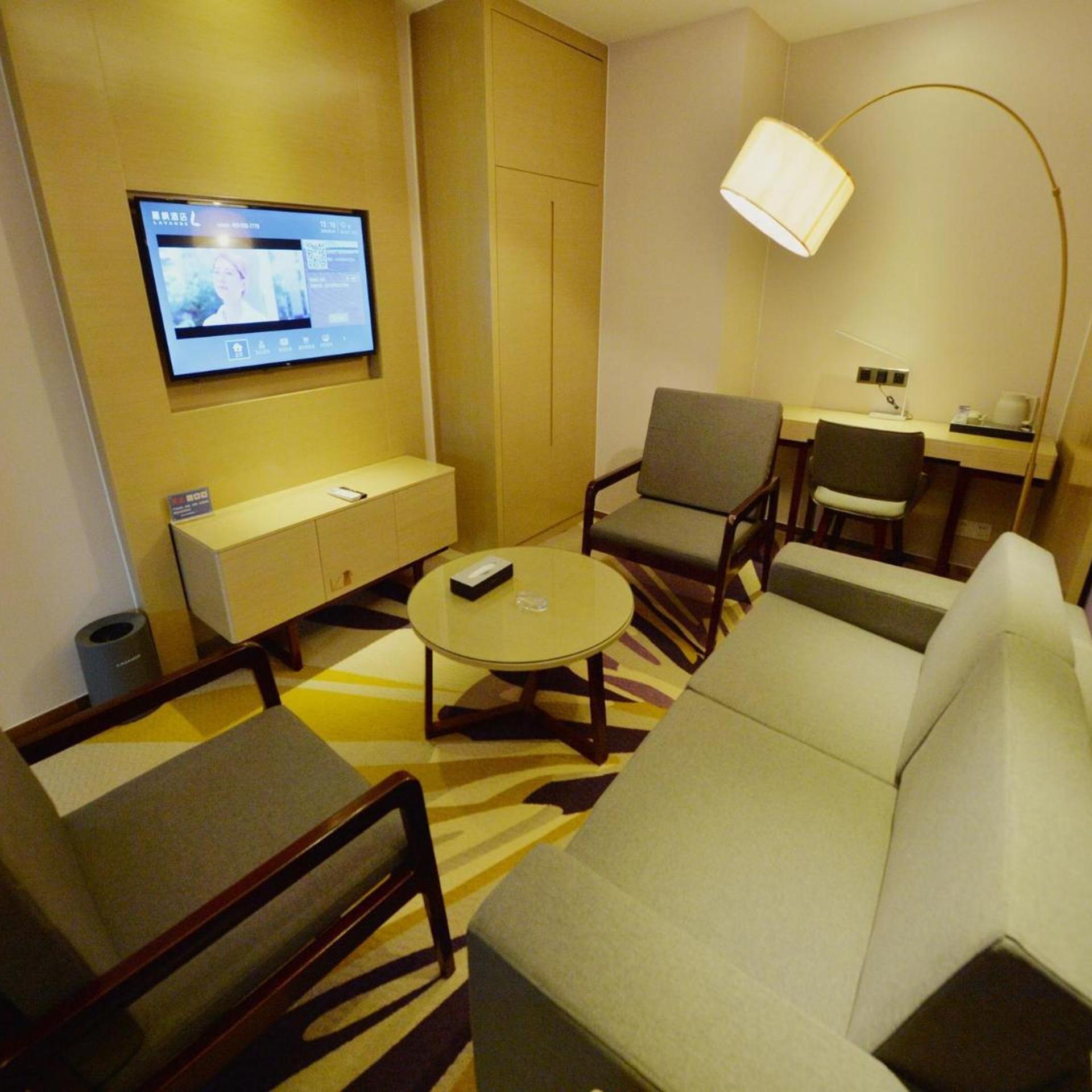 Lavande Hotel (Xingyi Jushan Avenue) 13/22