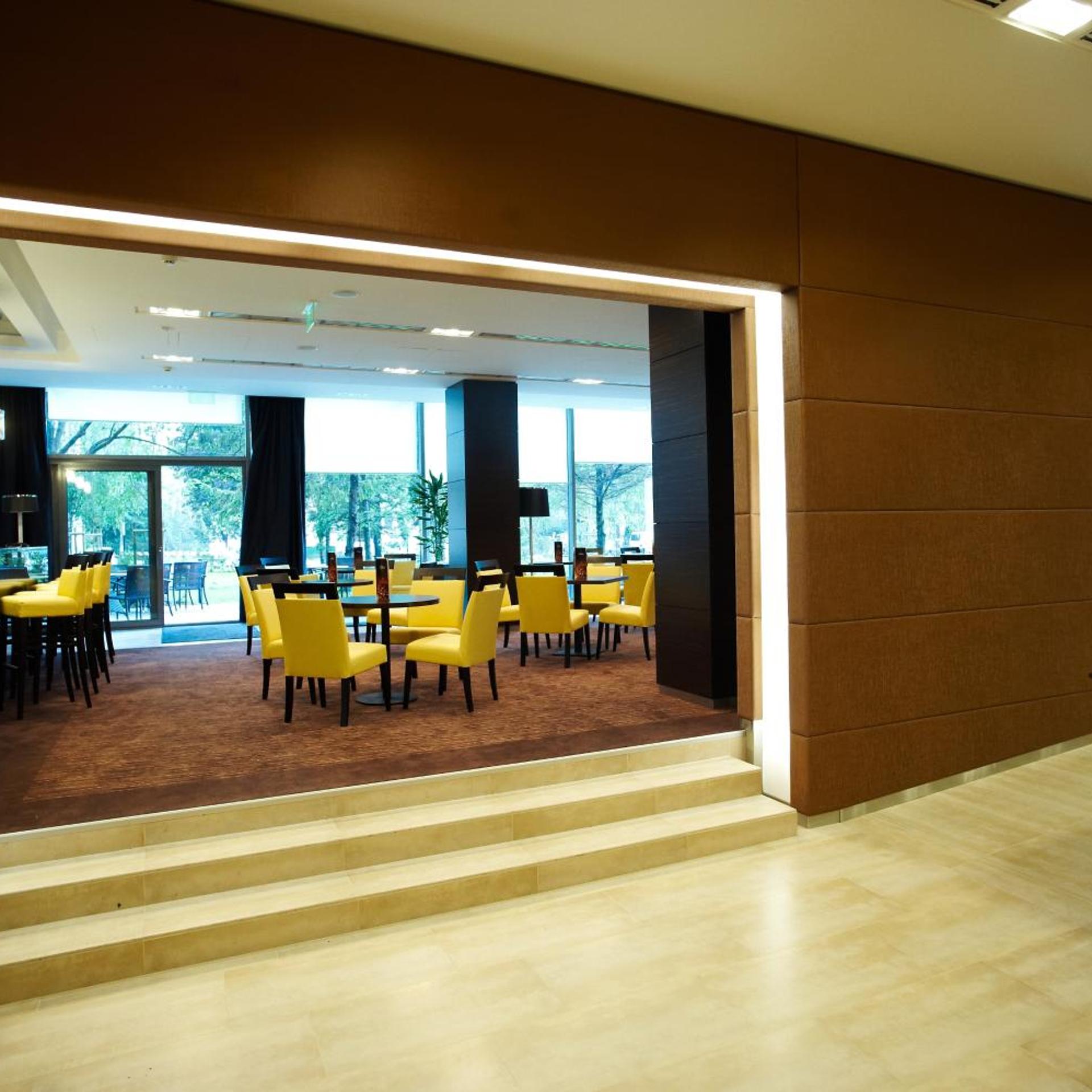 Abacus Business & Wellness Hotel 38/40