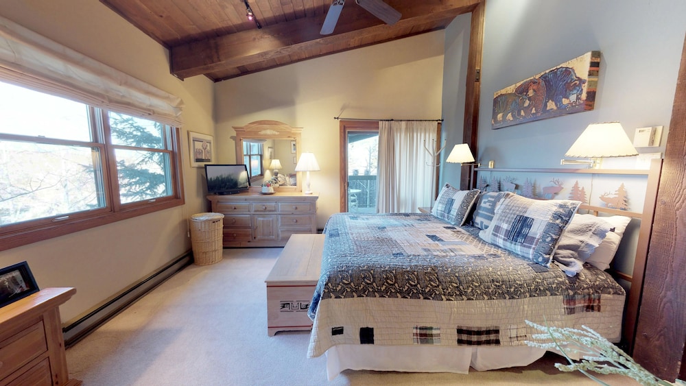 Top of the Village - Destination Hotels & Resorts 29/56