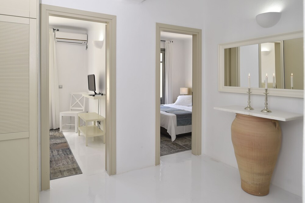 Naoussa Hills Boutique Resort- Adults Only (13+) 26/76