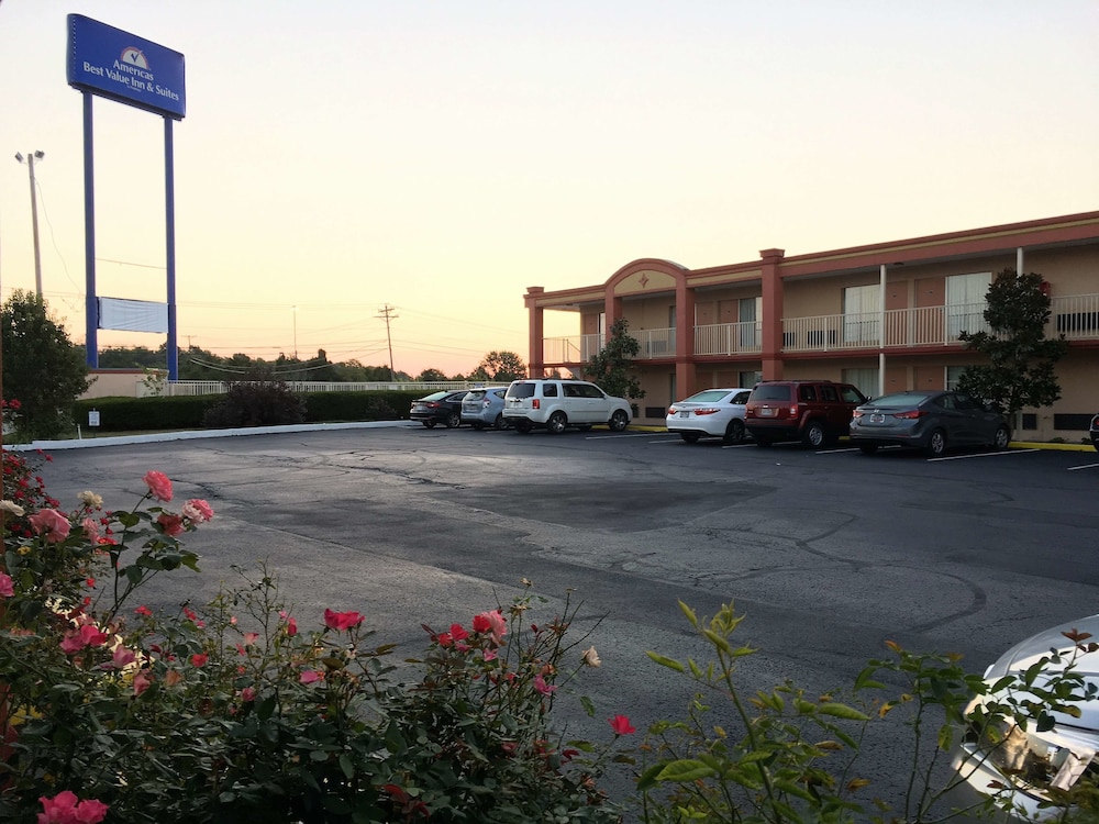 Americas Best Value Inn & Suites Williamstown 10/61