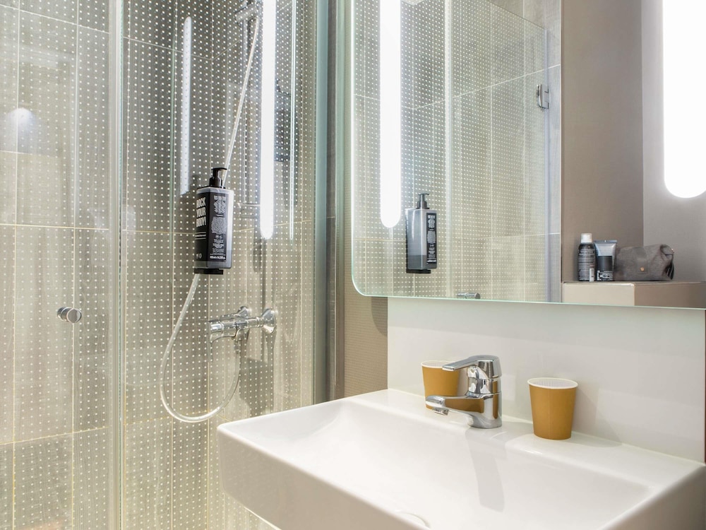 ibis Paris Ornano Montmartre North 18th Hotel 70/72