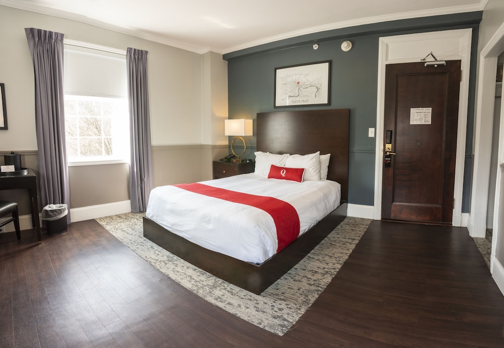 Queensbury Hotel 10/49