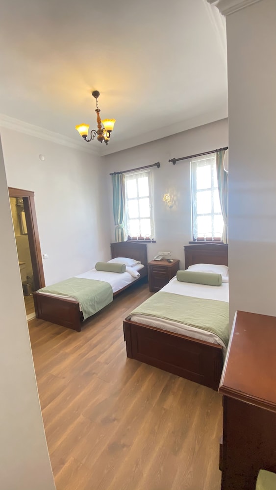 SUPERIOR, TWIN BEDS