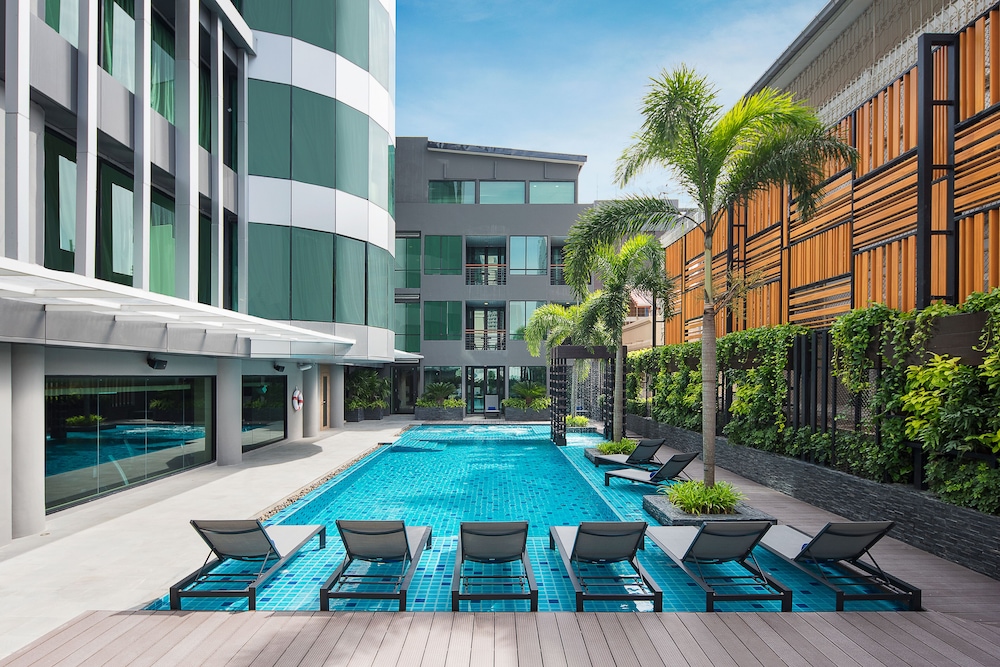Solitaire Bangkok Sukhumvit 11 by Kingston Hotels 70/73