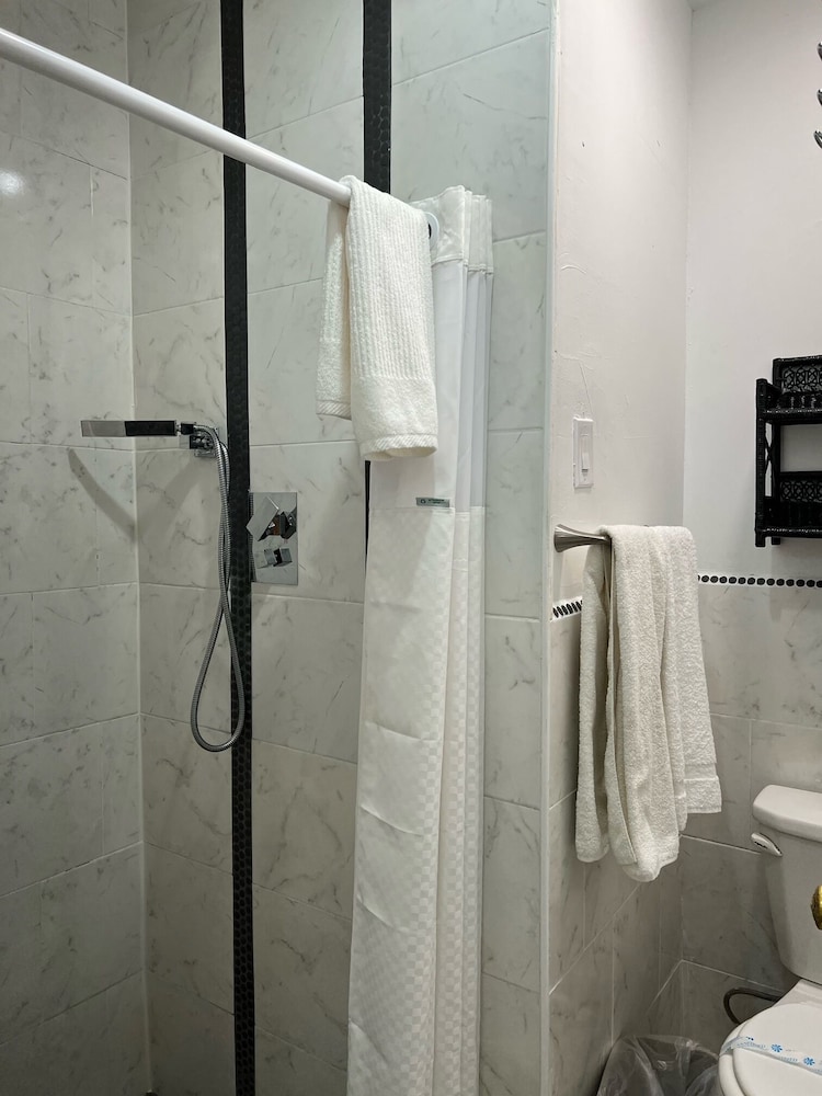 Americas Best Value Inn & Suites Royal Carriage 11/41