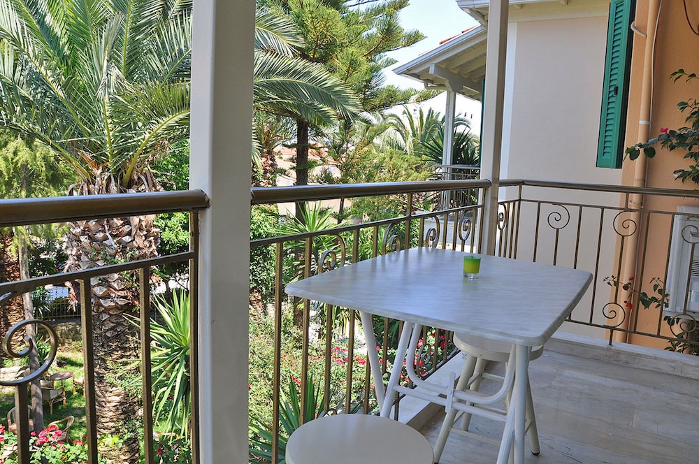 Ionian Paradise 27/50