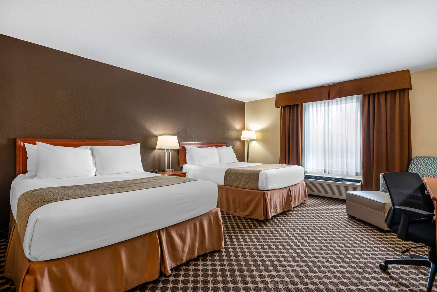 Best Western Strathmore Inn 4/25