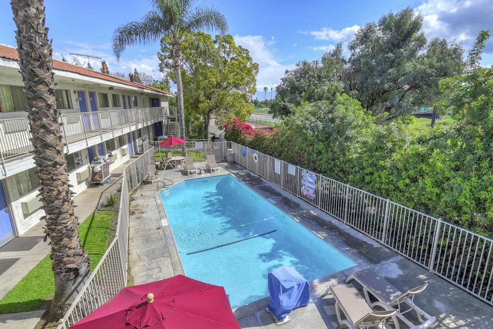 Motel6 Chino, CA - Los Angeles Ontario 35/38