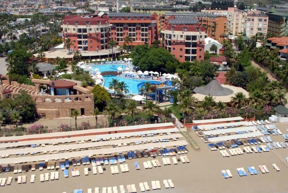Palmeras Beach Hotel 21/23