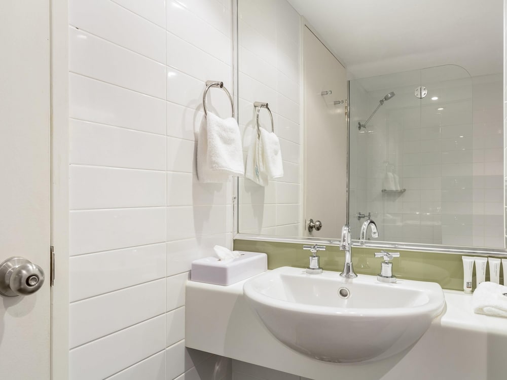 Mercure Rockhampton 53/55