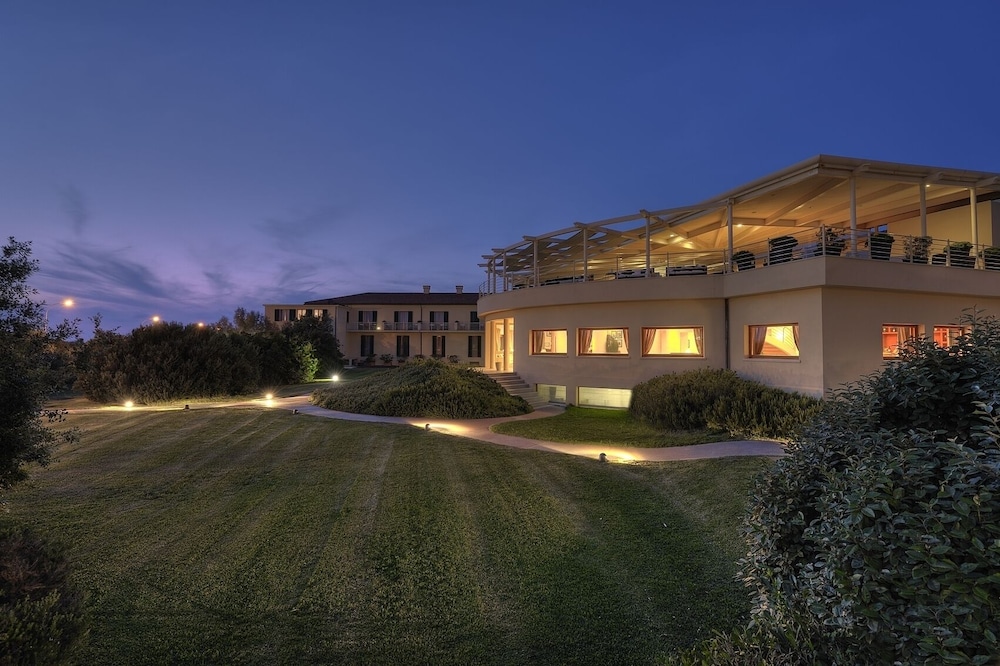 Tombolo Talasso Resort 6/72