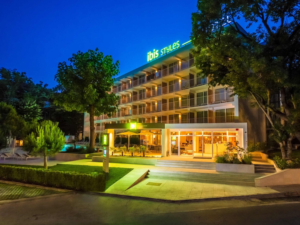ibis Styles Golden Sands Roomer Hotel 1/45