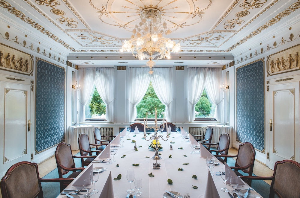 Esplanade Hotel Prague 61/64