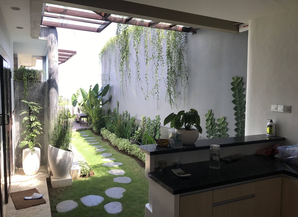 The Ocean Views Luxury Villas & Apartment by ZUZU 50/73