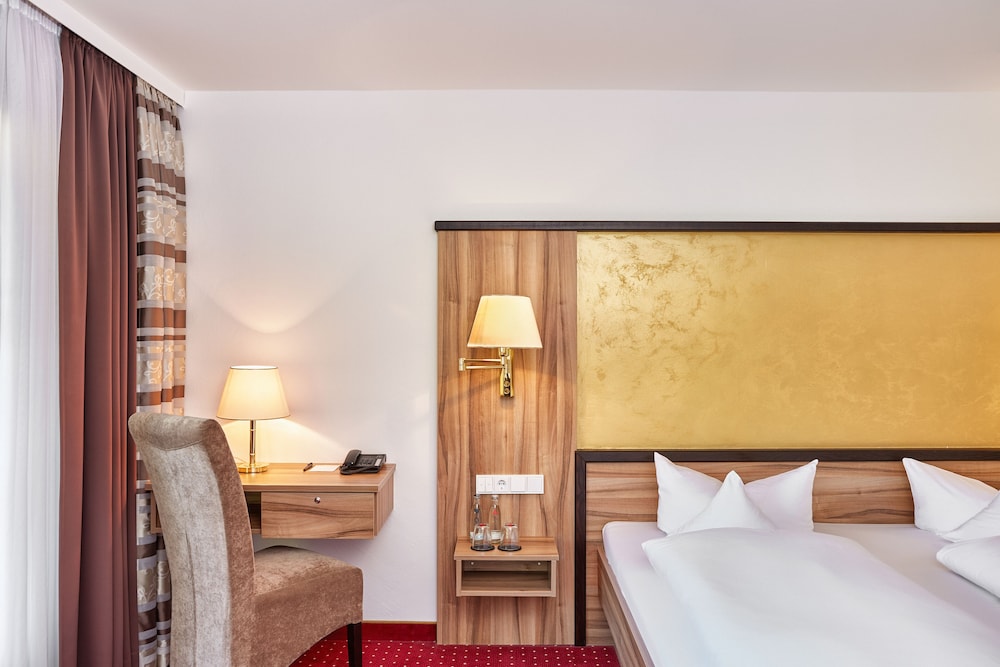 Königshof Hotel Resort 12/71