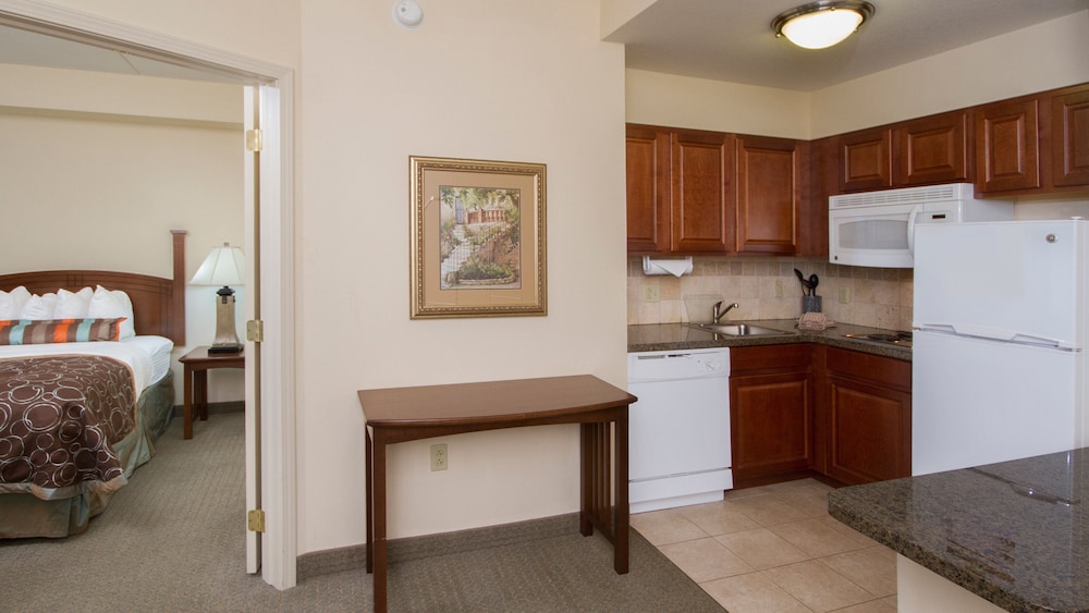 Staybridge Suites Buffalo 27/76